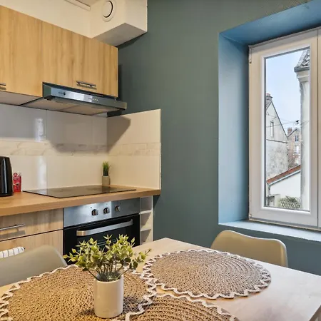 Chic House With Parking Apartment