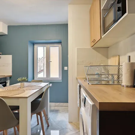 Chic House With Parking Jouarre